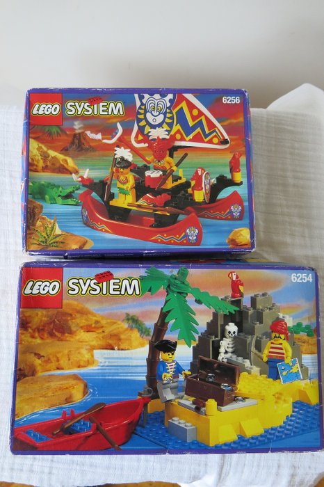 LEGO - Pirates - 6256 en 6254 Isla pirata y canoa nativa. - Catawiki
