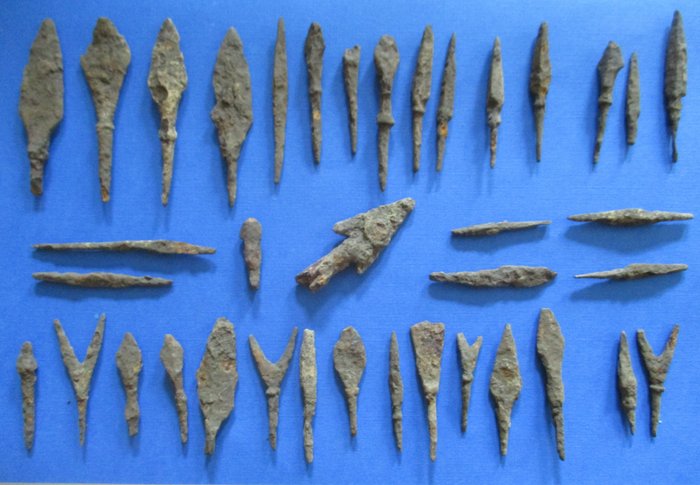 Early medieval Iron collection of Arrowheads - 6×1×1 cm - (38)