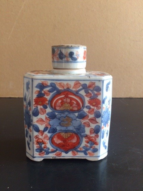 Chinesischer Imari-Teekanister aus Porzellan mit Kappe und Blumendekor - Porzellan - China - 18. Jahrhundert