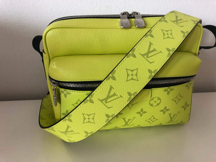 Shop Louis Vuitton Monogram Unisex Street Style Plain Leather Crossbody Bag  M82281 M82085 M82086 by かなかなフェーブル  BUYMA