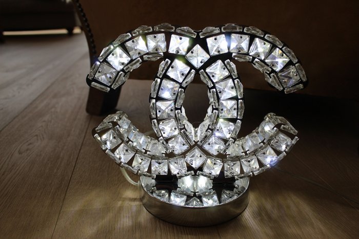 Coco Chanel - Lichtreclame - 玻璃, 銀盤