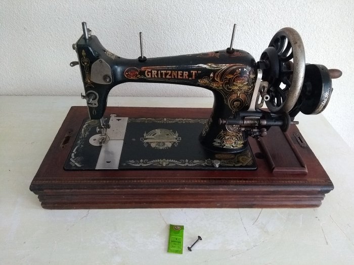 Gritzner Durlach  - Máquina de costura Gritzner tipo T, Durlach - Ferro (fundido / forjado), Madeira