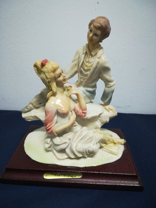 Valentino  - Miriam  - Estatua - Amantes - marmoresina
