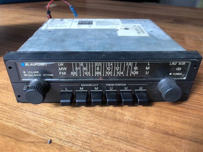 Klasyczne analogowe radio samochodowe Blaupunkt Linz m26 - 1986