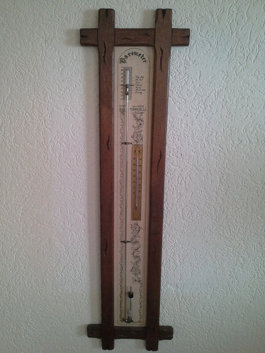 Barómetro de mercurio llamado Torricelli, en marco de madera, - Madera, vidrio, mercurio.