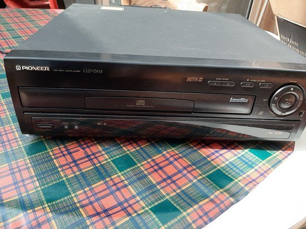 Pioneer -  CLD-D515  - laserdisc播放器