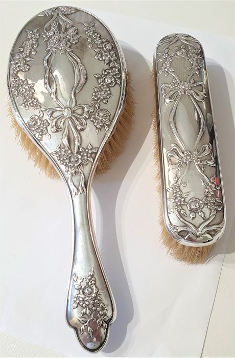 Escova de cabelo e roupas de prata sólida - .925 prata - Reino Unido - Primeira metade do século XX