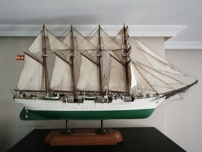 Juan Sebastián Elcano (1927), Scale ship model - Wood - Second half 20th century