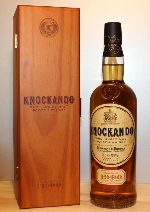 Knockando 1990 old presentation in original wooden case - b. 2003 - 70 cl