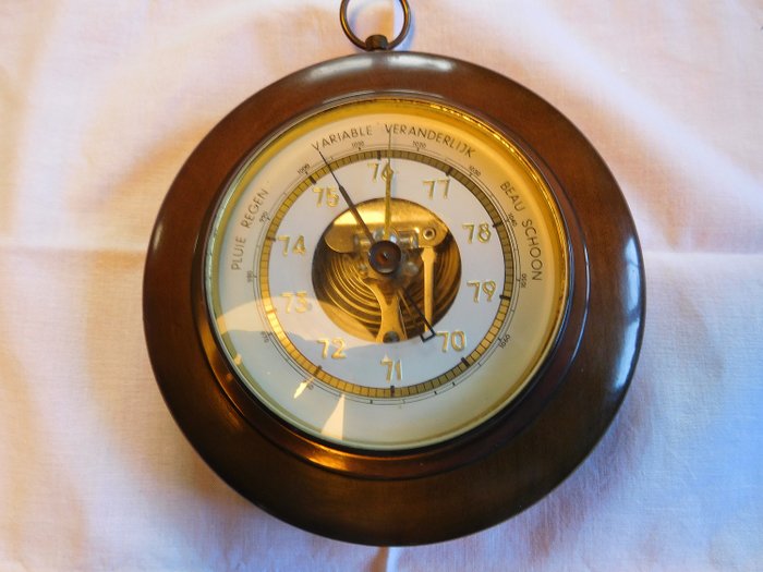 Beautiful old round barometer - Wood - glass - brass metal