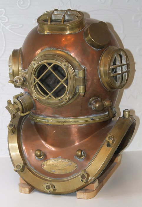 U.S. Navy Diving Helmet - Mark V (1) - Brass, Copper - 20th century