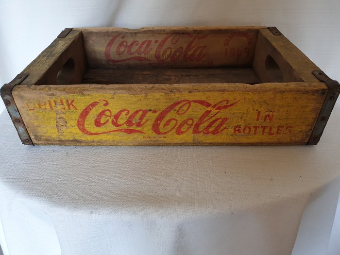 原始的老式可口可樂板條箱 - 木