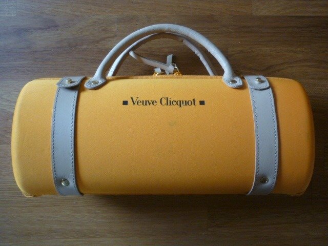 Veuve Clicquot traveler picnic cooler bag for Champagne - Nylon