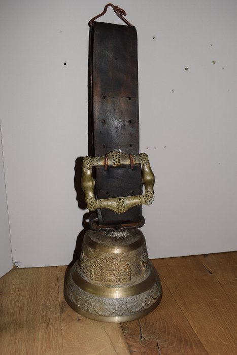 OBERTINO - Rare antique cow bell (2 kg) - bronze