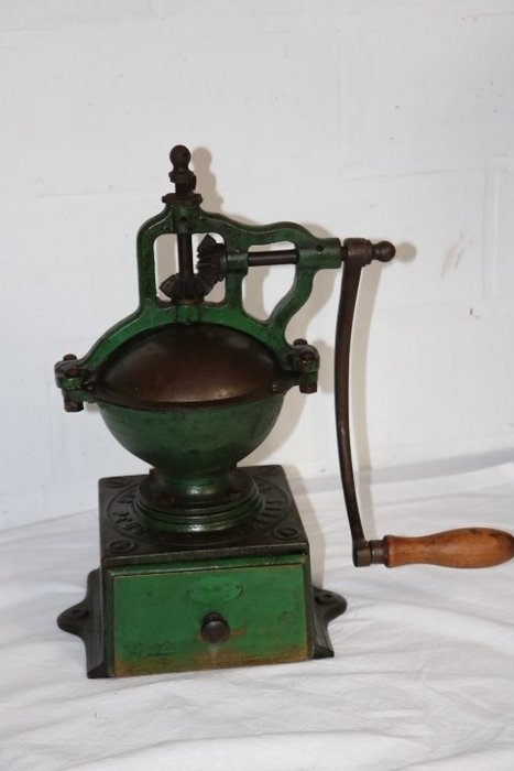Brevetes S.G.D.G Peugeot Frères 2A - antique Industrial cast iron coffee grinder (1) - cast iron