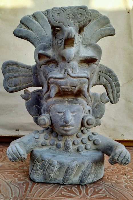 Sculptură - Teracotta Effigy Dumnezeul sacru al porumbului - Replica de arta Zapotec - Mexic 