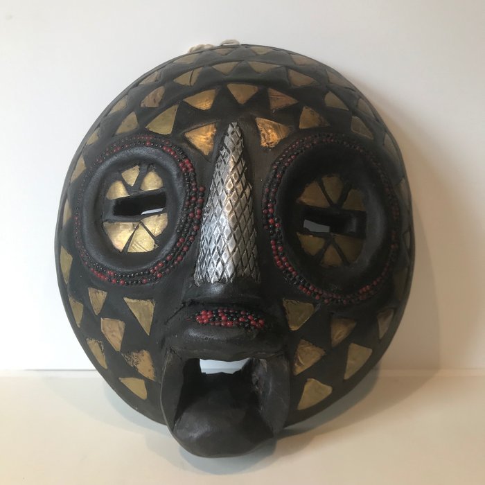 Maske (1) - Holz, Kupfer, Perlen - Ashanti - Ghana 