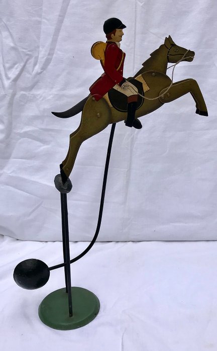 Französisches Retro-Balancenspielzeug aus gegliedertem Metall eines Jockeys und eines Pferdes - Theke oder Zeitschaltuhr für Kneipen - Metall