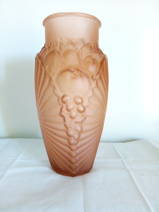 Souchon Neuvesel - Vase Art Déco en verre moulé pressé (1) - Verre
