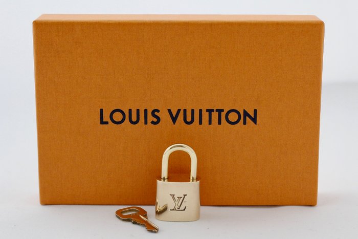 Louis Vuitton - Padlock  鎖