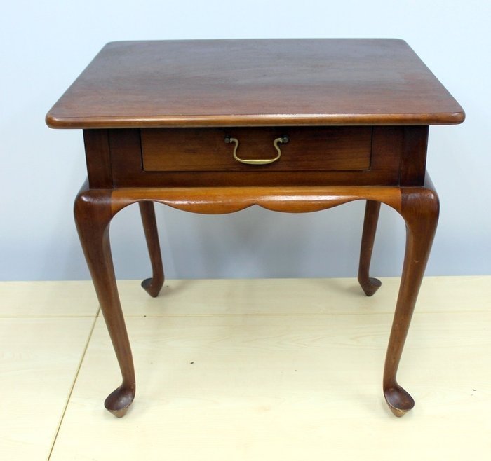 Robust Side Table Coffee On, Queen Anne Side Table With Drawers