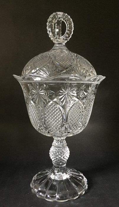 Large crystal bowl with lid (1) - Crystal