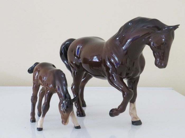 Royal Doulton - Figurines cheval et poulain (2) - Porcelaine