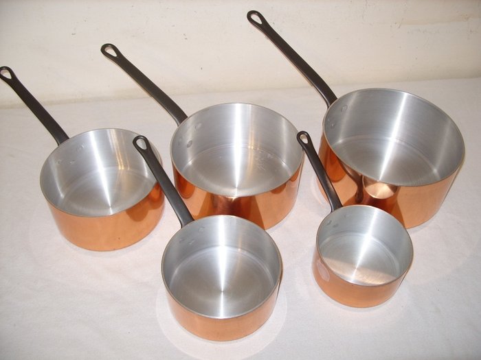 Tournus France - A set of 5 French pans - Copper, iron, aluminum