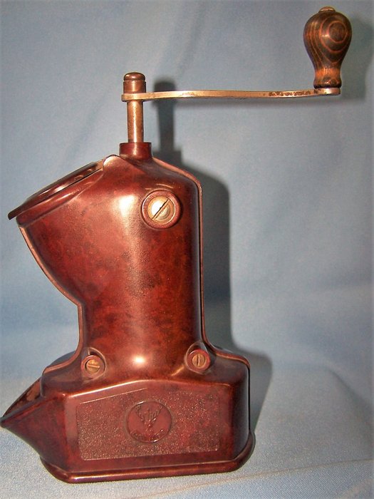 PE - DE - coffee grinder (1) - Bakelite