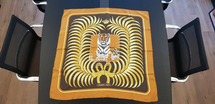 hermes tigre royal scarf