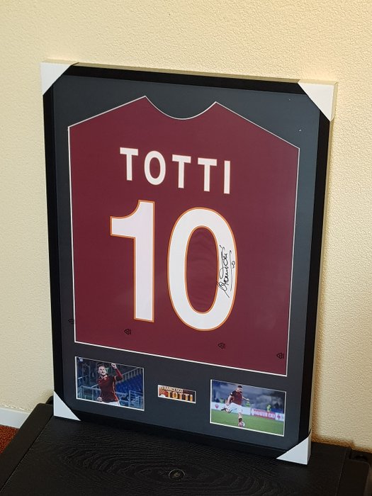 AS ROMA - Serie A - Francesco Totti - Hand signed framed jersey