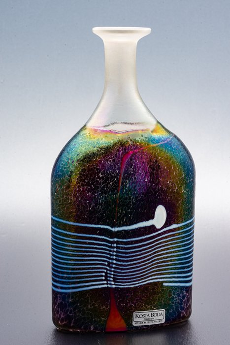 Bertil Vallien - Kosta Boda - Iridescent vase, 19 cm - Glass