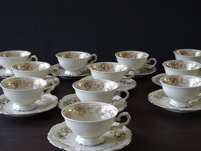 Bavaria  Bareuther Porzellan 11 Tea Cups and Saucers Gold - Szett - Porcelán