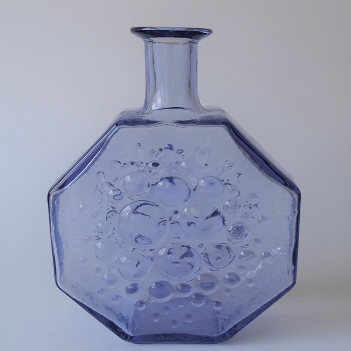Nanny Still - Riihimäen Lasi - Stella Polaris üveg váza - Neodímium - Üveg
