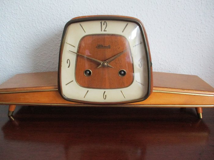 Hermle - Fireplace clock / table clock - Various types of wood
