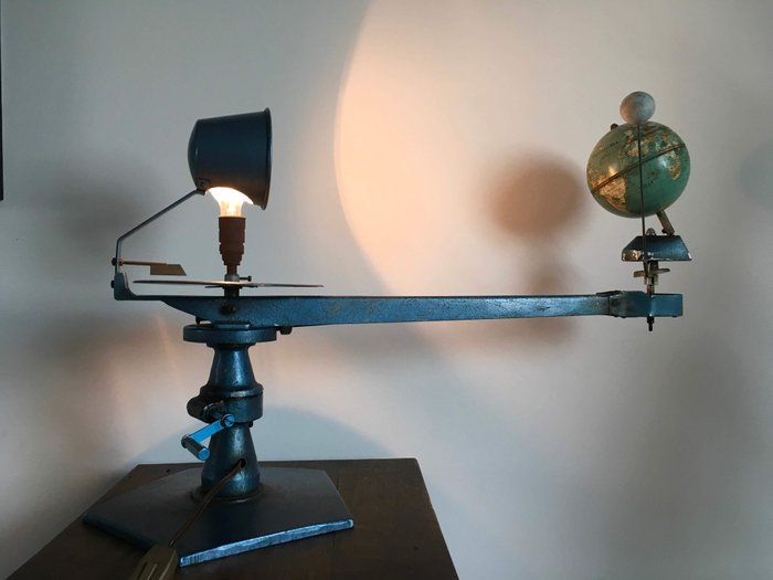 Planetarium Tellurium - model van aarde, zon en maan voor leerdoeleinden (1) - IJzer (gegoten/gesmeed)