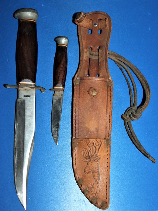 Duitsland - Armeso, Solingen - Original Bowie knife in leather sheath with additional smaller knife - Bowie knife - hunting knife