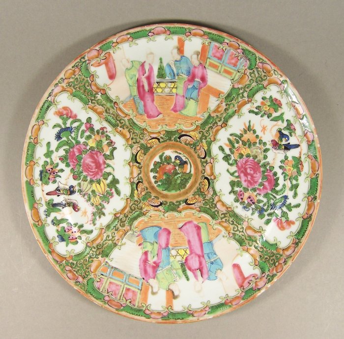 碟 - Famille rose - 瓷器 - 鴨 - A large 'famille rose' plate with so-called 'rose medallion' decoration - 中國 - 19世紀