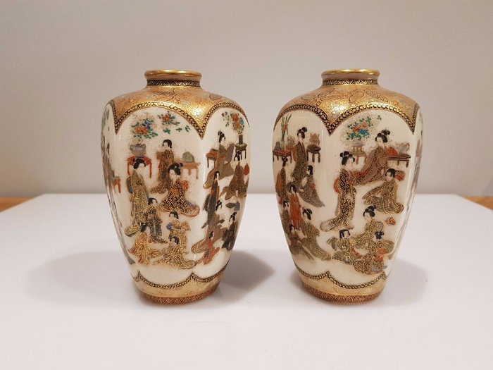 花瓶 - Satsuma - 陶瓷 - Marked 'Fuzan' 普山 - 日本 - Meiji period (1868-1912)