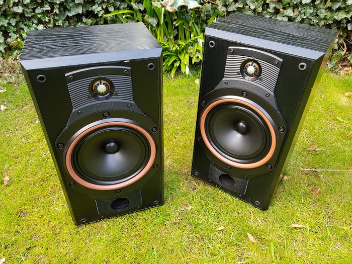 b&w 310 speakers