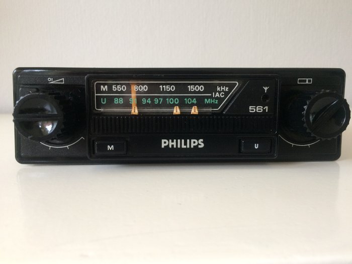 Philips 561 - klassieke analoge M/U autoradio - 1978