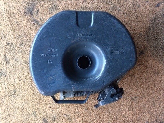 Round jerry can for spare wheel - Universeel - Jerrycan - 2010-2010