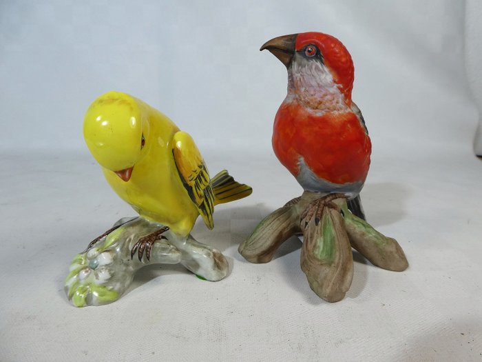 Vista Alegre - Par de pássaros coloridos - Porcelana