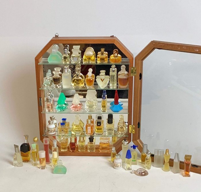 54 marchi di lusso di miniature di profumi - eu de parfum - eu de toilette  - Catawiki