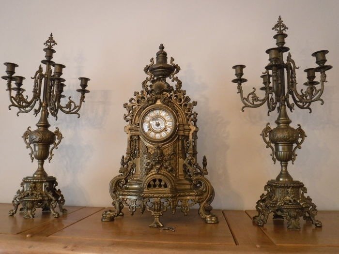 壁炉，时钟，烛台 - 黄铜色 - 20世纪下半叶