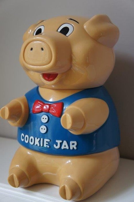 Fun-Damental U.S.A. - Pig Cookie Jar - The Original Oinking Cookie Jar - Copyright - Plastic