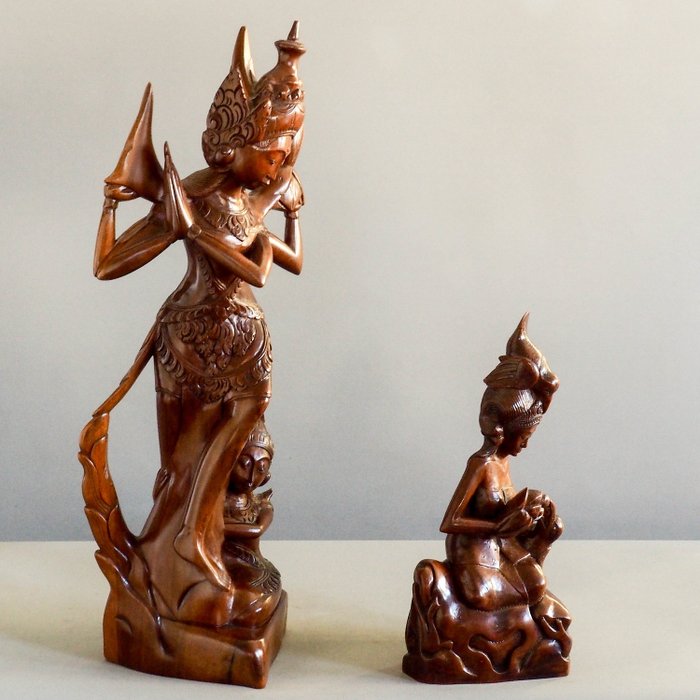 Skulpturen (2) - Holz - Godinnen oa Lakshmi - Bali, Indonesien 