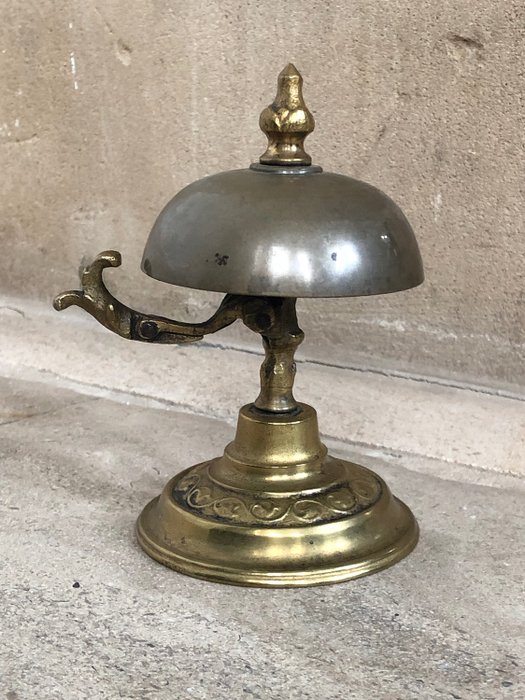 古色古香的法國酒店鐘，完全清晰的鈴聲 - 銅