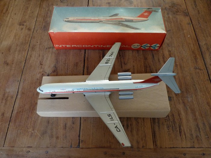 Beautiful cans Boeing 741 CA-ILS 62-741 Intercontinental CA-IL5 model airplane and box - Look