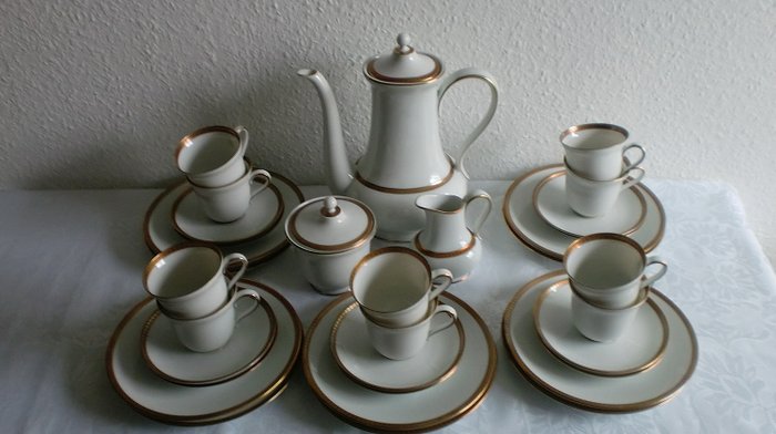  Hutschenreuther Selb - Coffee service with gold rim for 10 people 33 parts (1) - Porcelain